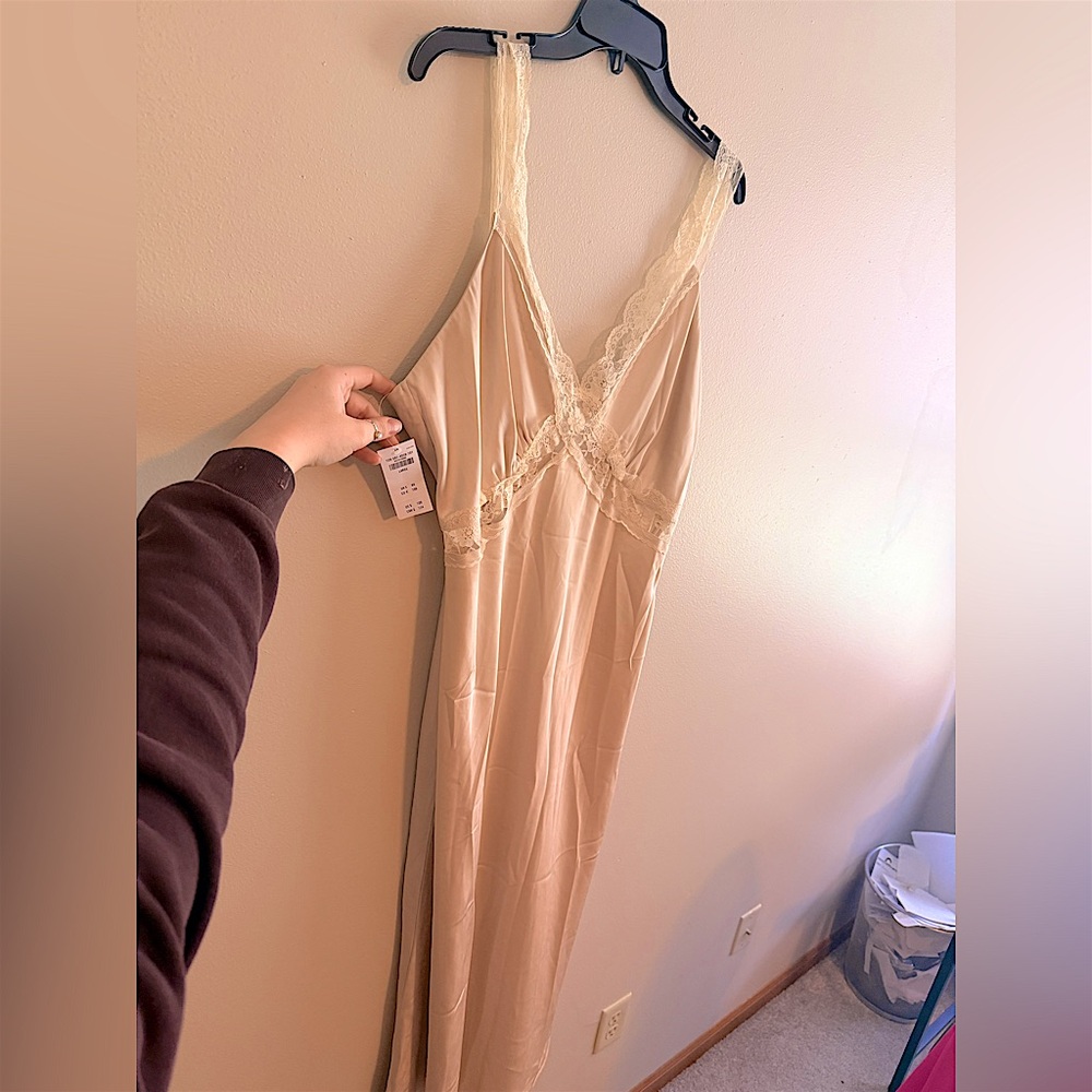 Rare! NWT Abercrombie and Fitch Satin & Lace Dress Size L - Picture 6 of 8